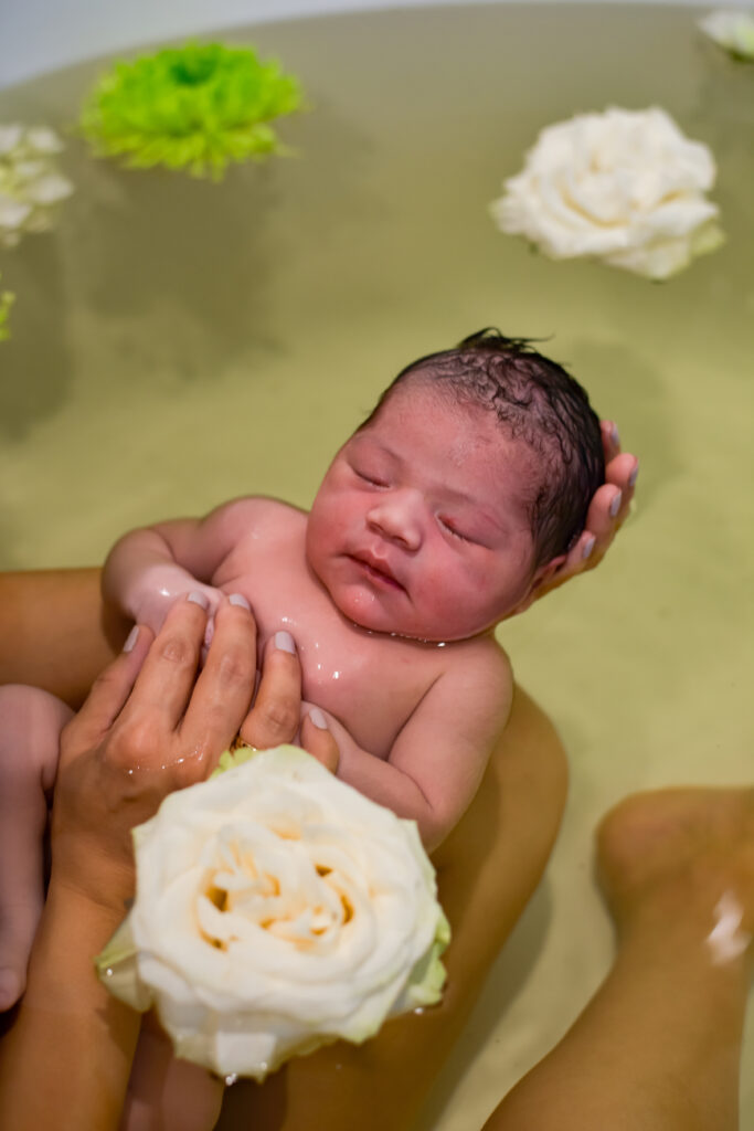 Baby Valentina in the water at birth